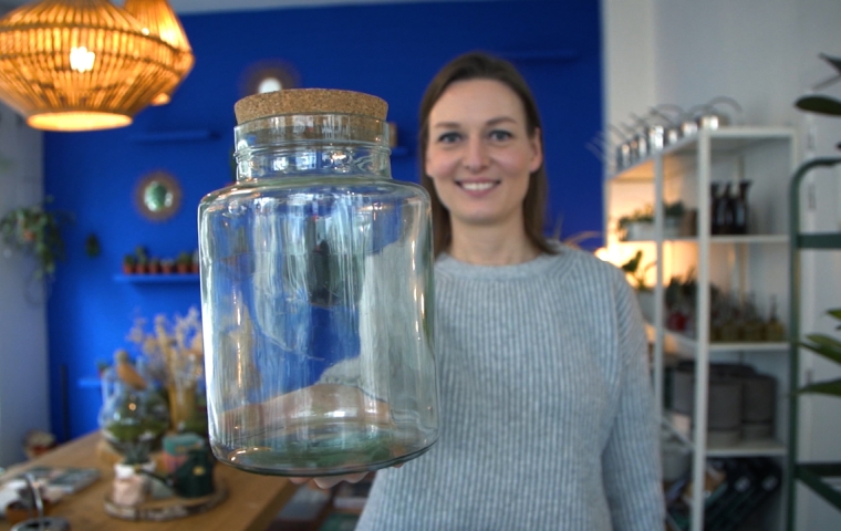 Sofie van The Plant Corner toont hoe je zelf een terrarium kan maken