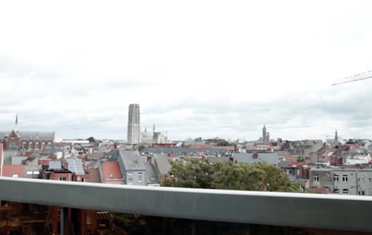Zicht op de Sint-Romboutstoren in Mechelen